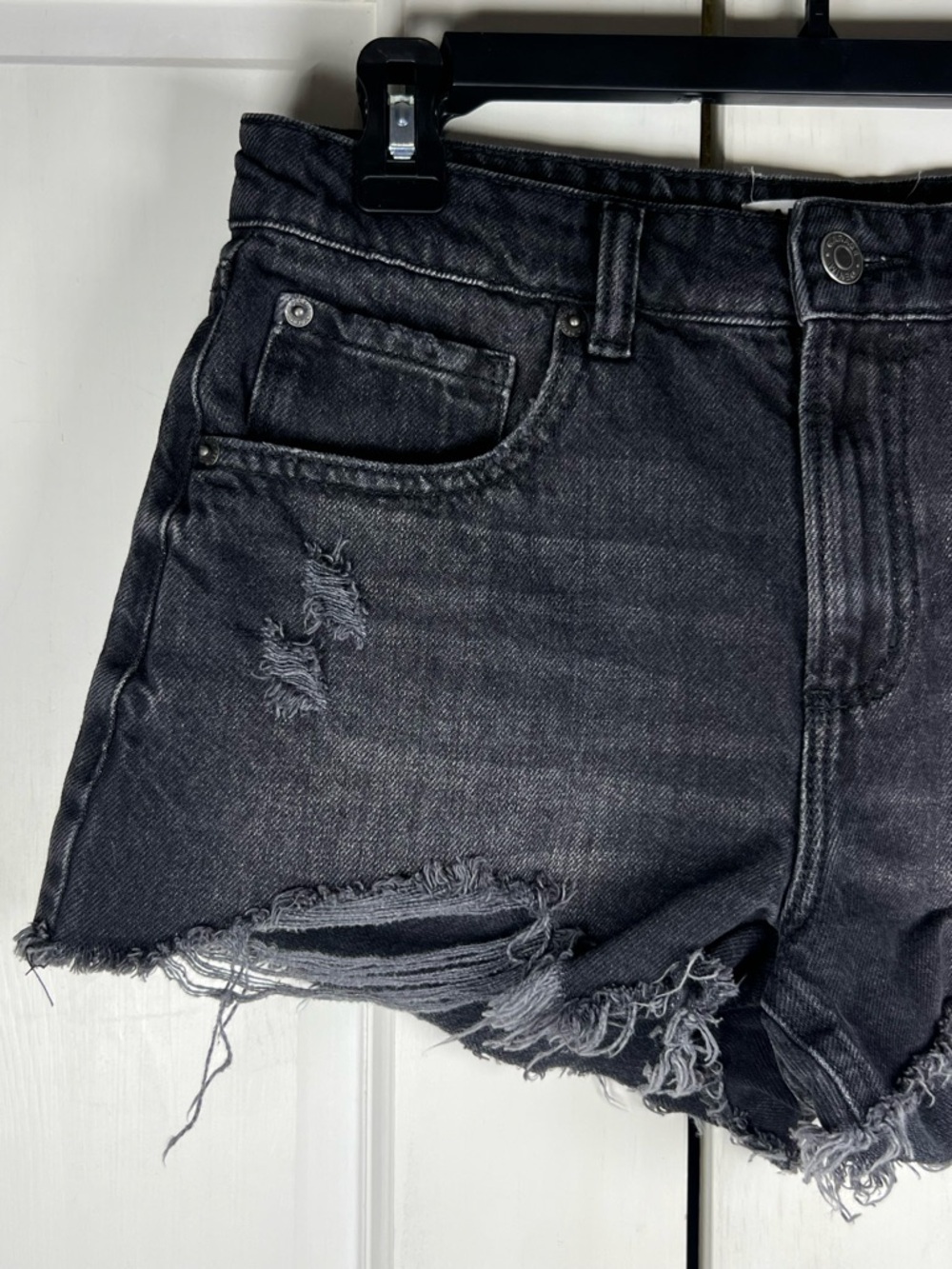 Garage Washed Black Distressed Jean Shorts Pristine Condition Size 3 - Picture 5 of 8